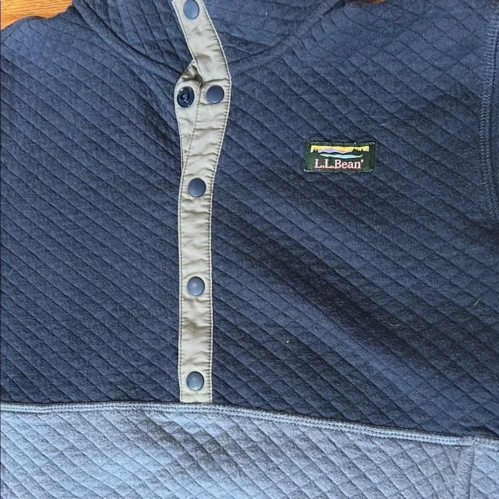 L.L. Bean pullover - Picture 2 of 4